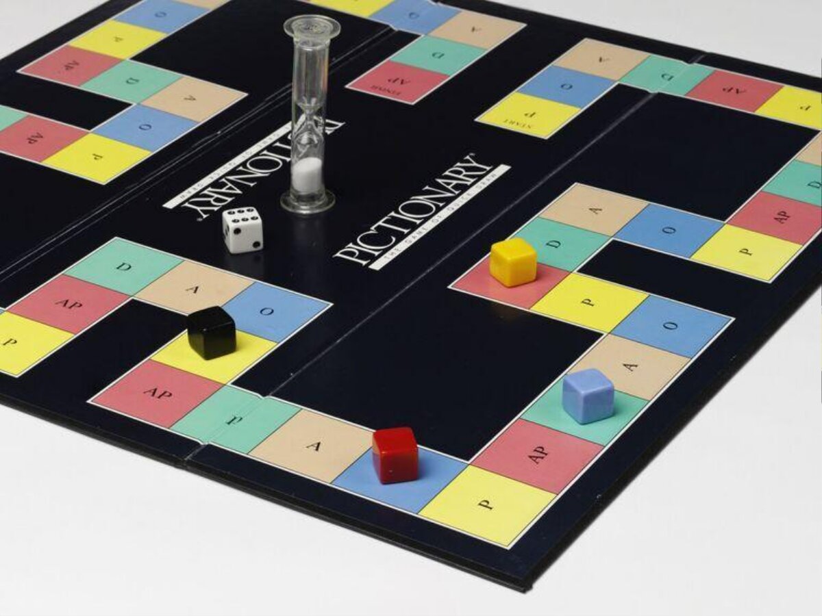 Pictionary Board Game — Games