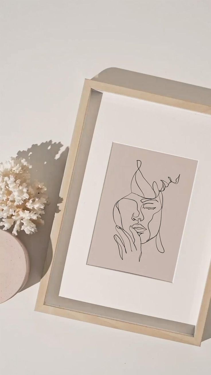 Minimalist Framed One-Line Face Art