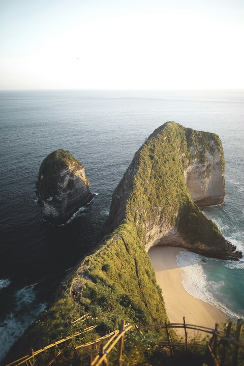 Seaside Cliffs and Hidden Beach