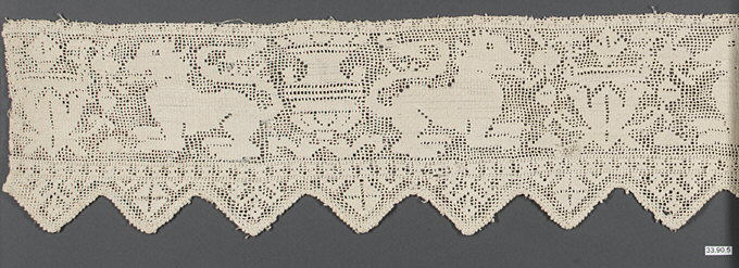 Scalloped Antique Openwork Lace Border
