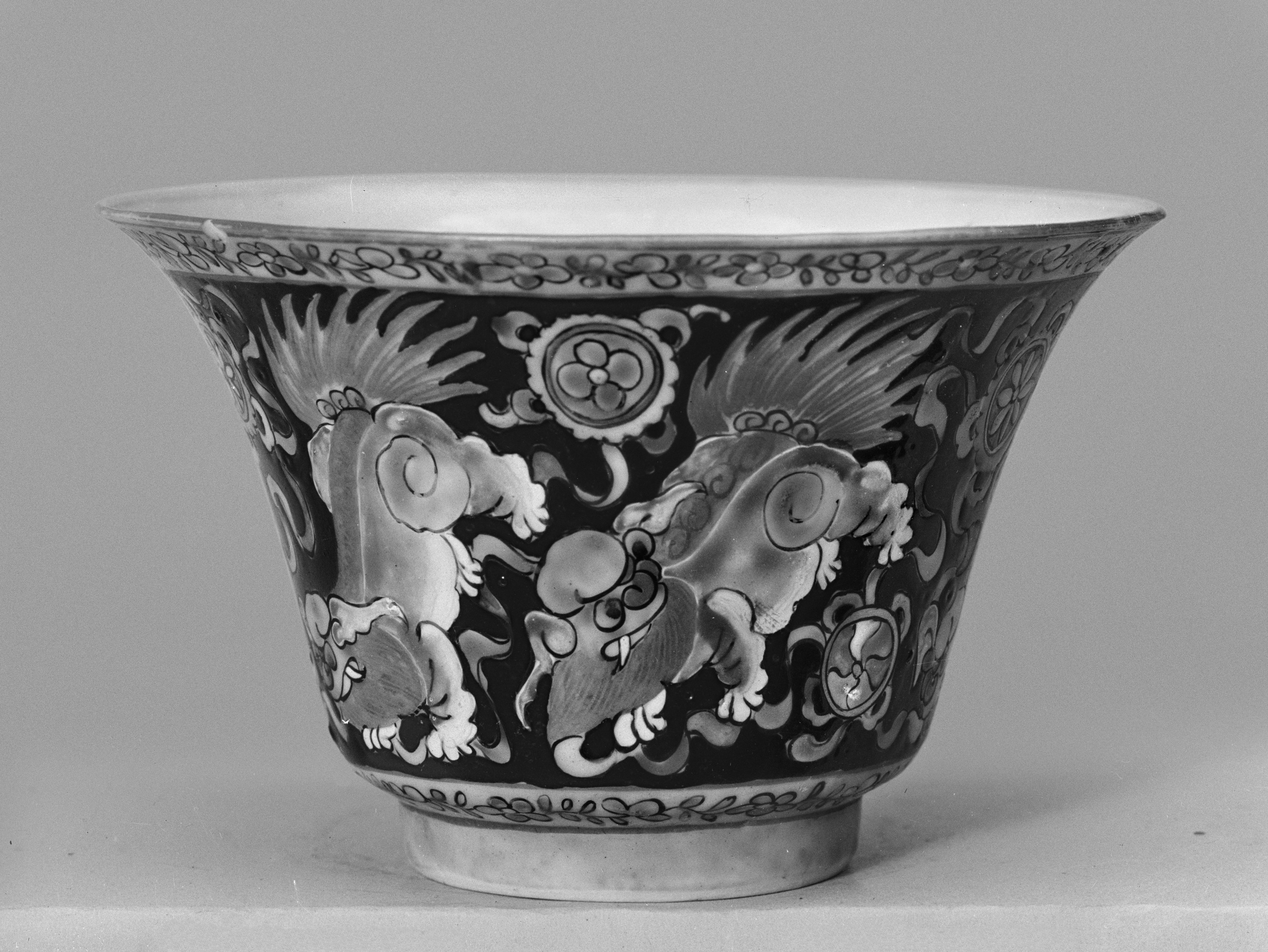 Lion Pattern Porcelain Cup