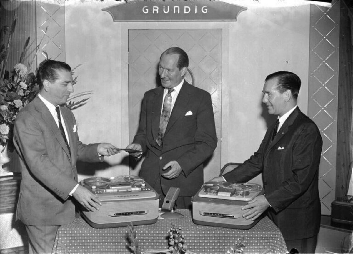 Grundig Tape Recorder Presentation