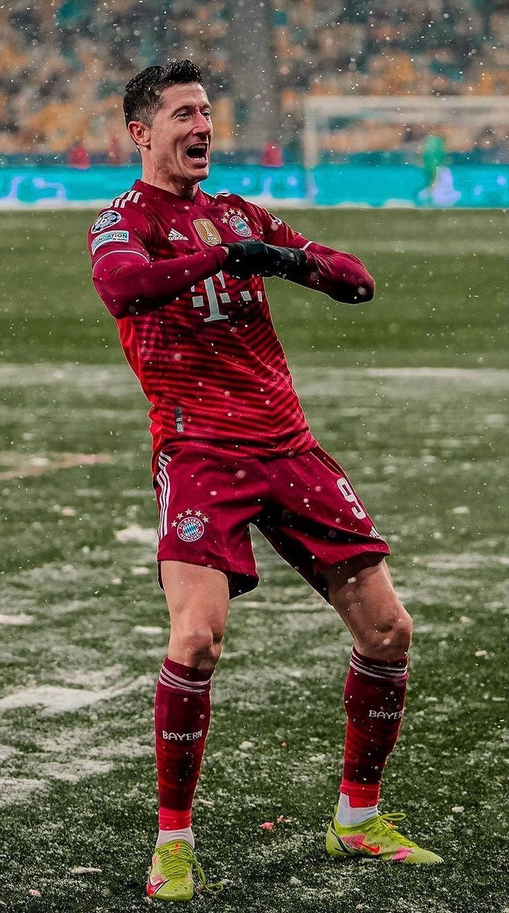 Lewandowski Goal Celebration in Snowy Match