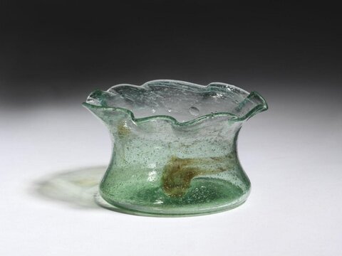 Green Glass Flower-shaped Small Vase