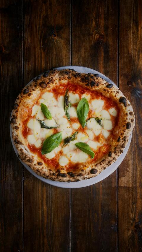Classic Margherita Pizza