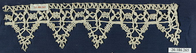 Antique Pointed Lace Edging