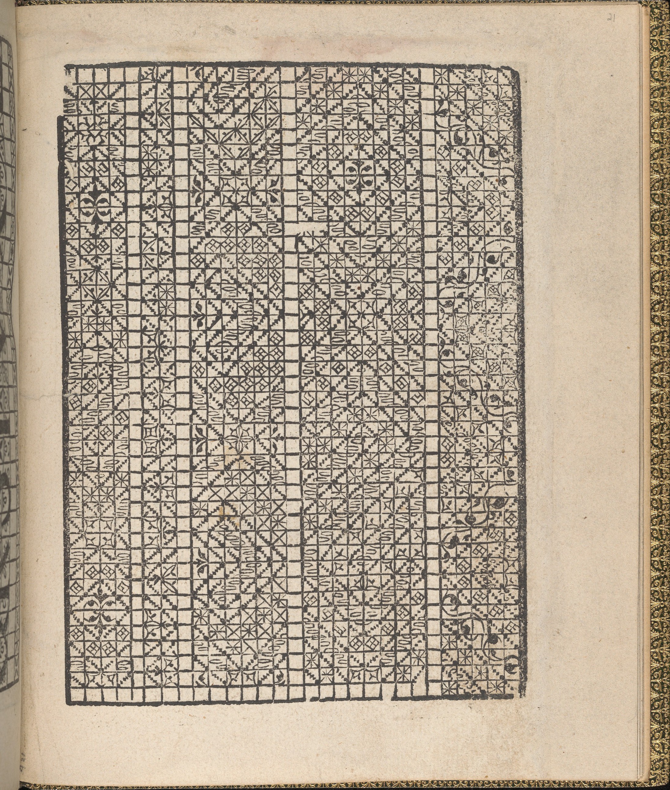 Antique Grid Lace Pattern Print