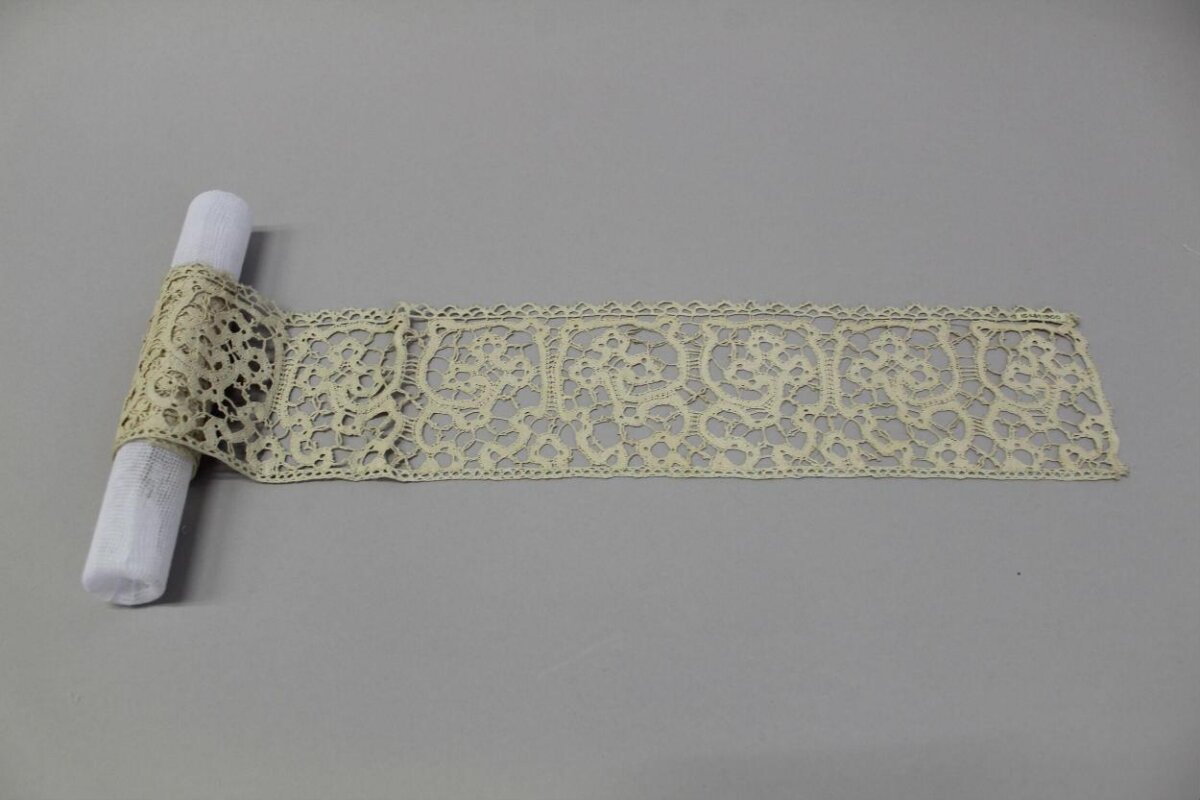 Cream Crocheted Lace Trim