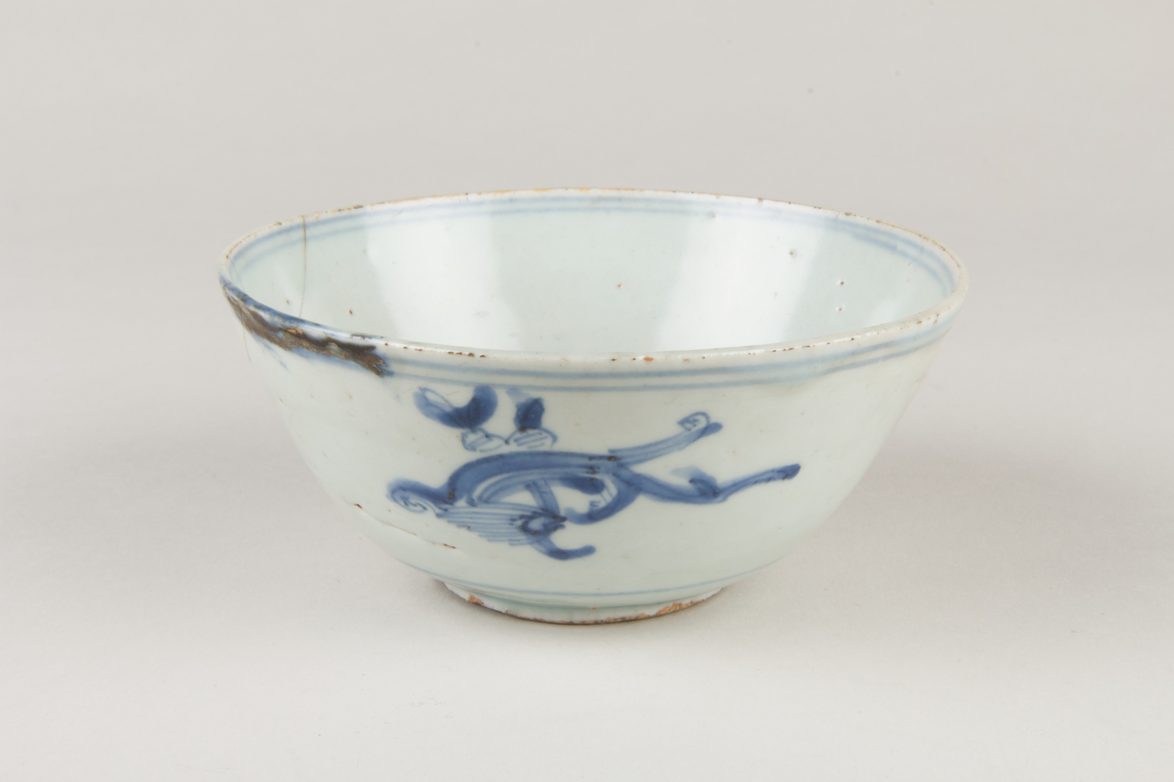 Blue and White Porcelain Dragon Bowl