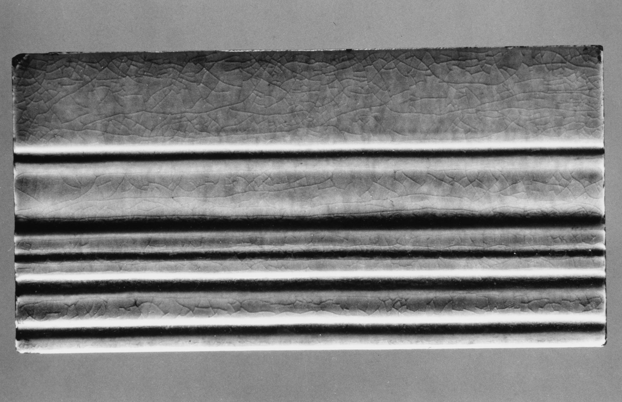 Crackled Glaze Fluted Ceramic Tile