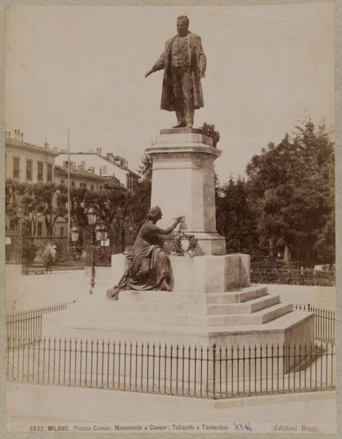 Cavour Monument in Milan