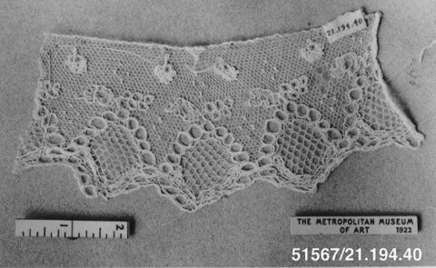 Metropolitan Museum Antique Lace Fragment