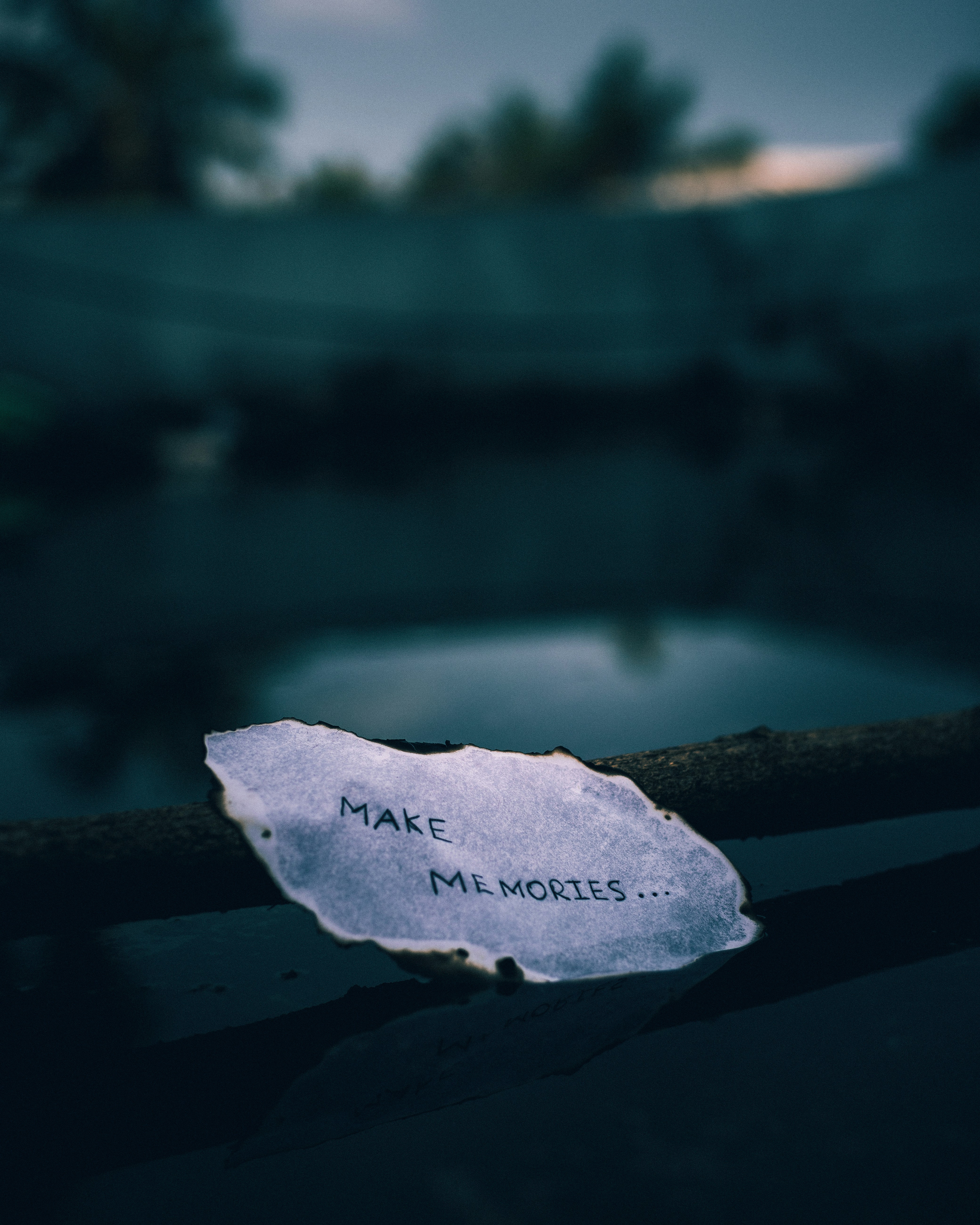 Make Memories Note by Water