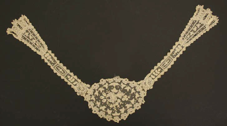 Vintage Handmade Lace Collar