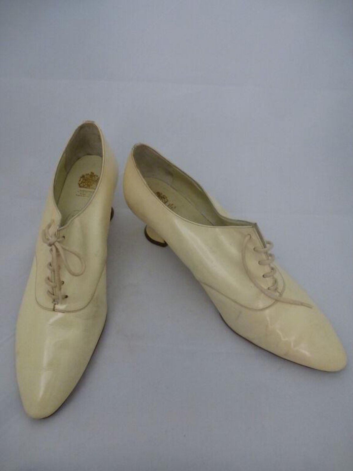 Cream Lace-up Mid-heel Leather Pumps