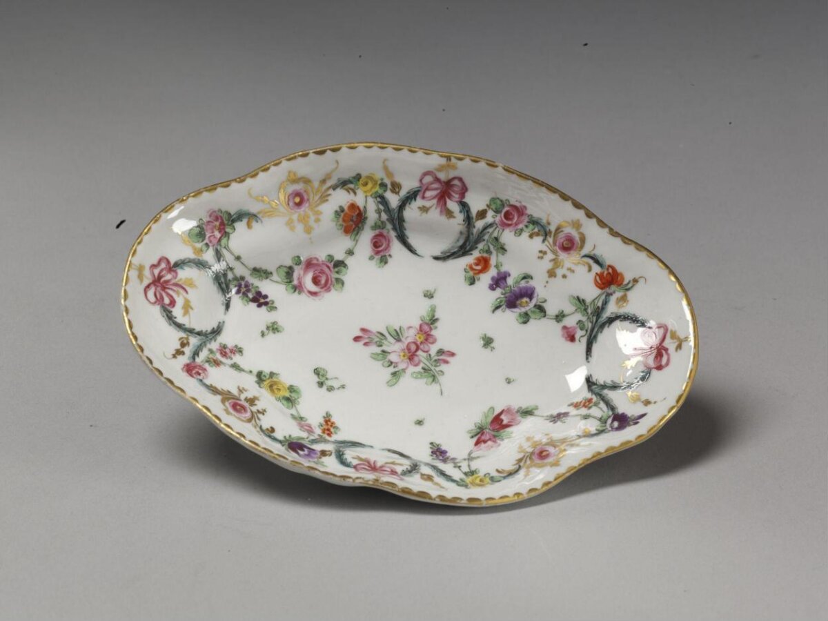 Hand-painted Floral Porcelain Oval Dish