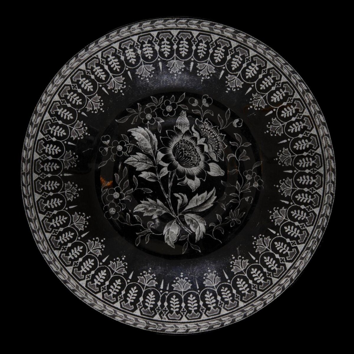 Black Etched Floral Decorative Plate