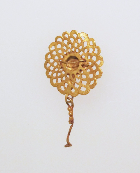 Reverse View of Gold Flower Filigree Ornament