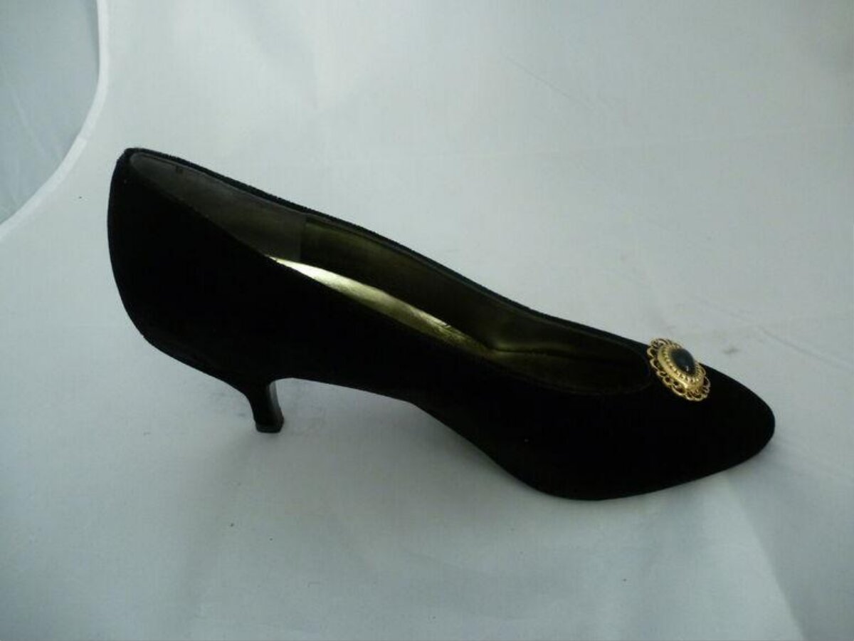 Black Velvet High Heel Pump