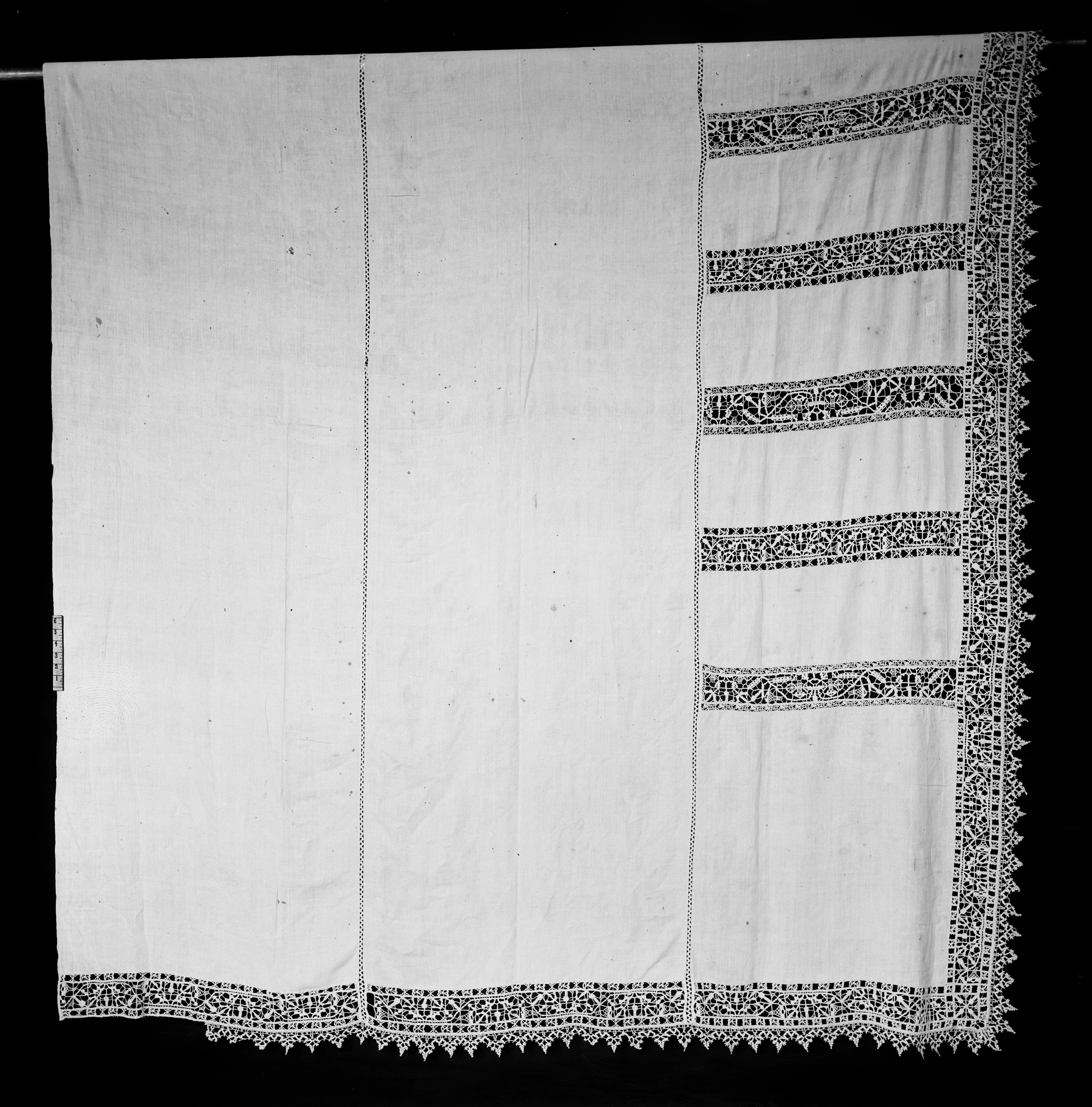 Antique Lace Trimmed Linen Cloth