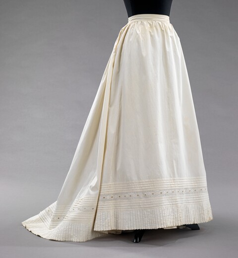 Vintage White Long Train Skirt