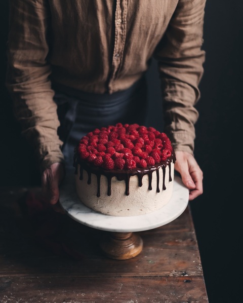 Chocolate Drip Raspberry Cake