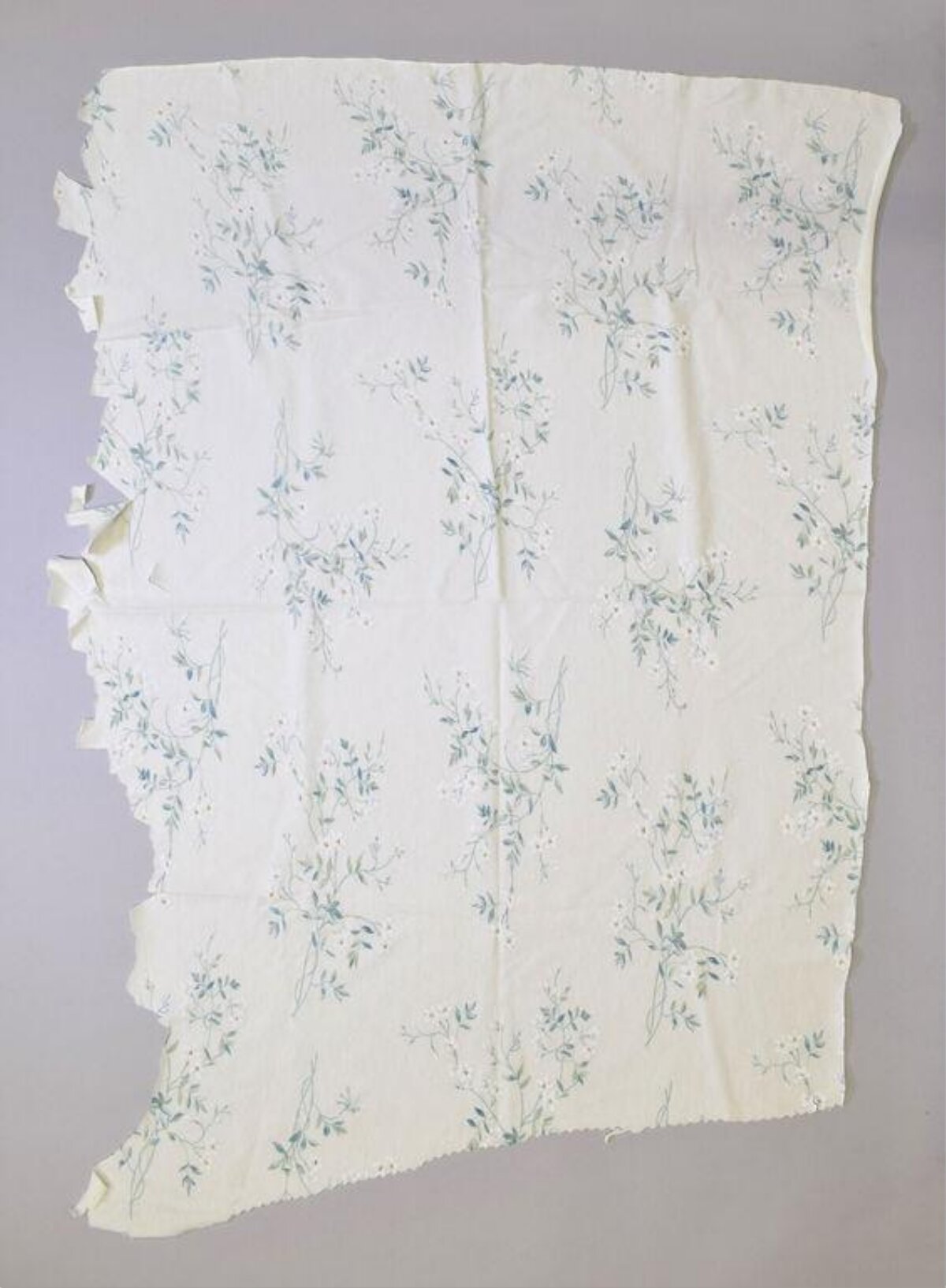 Vintage Floral Printed Fabric Remnant