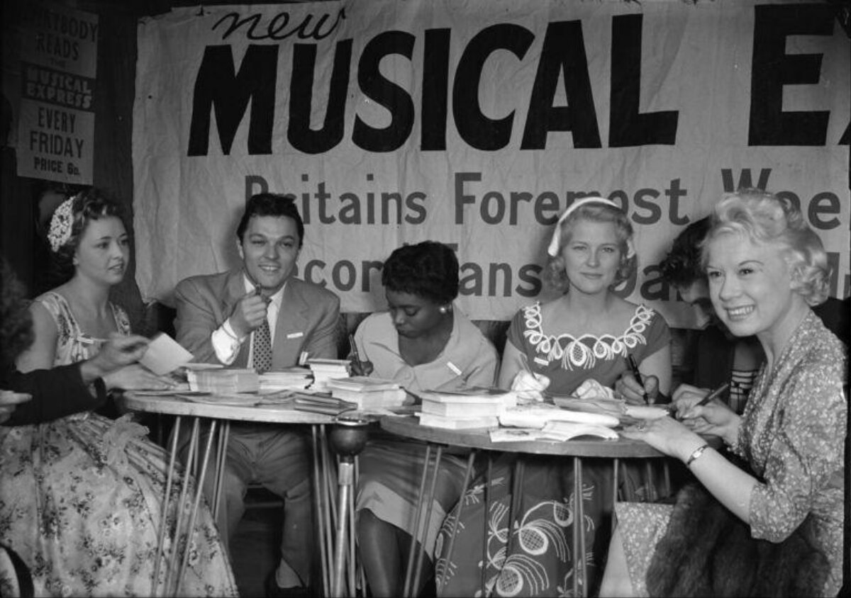 Vintage Celebrity Autograph Signing Event
