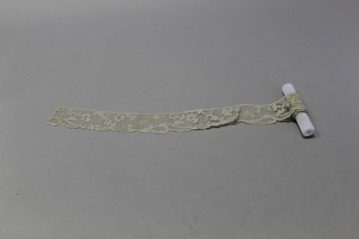 Unrolled Pale Yellow Lace Trim