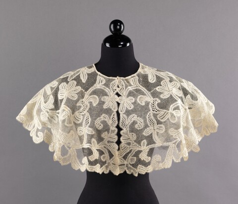 Vintage Lace Collar on Mannequin