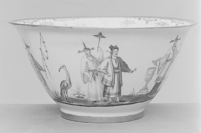 Figure-decorated Porcelain Bowl