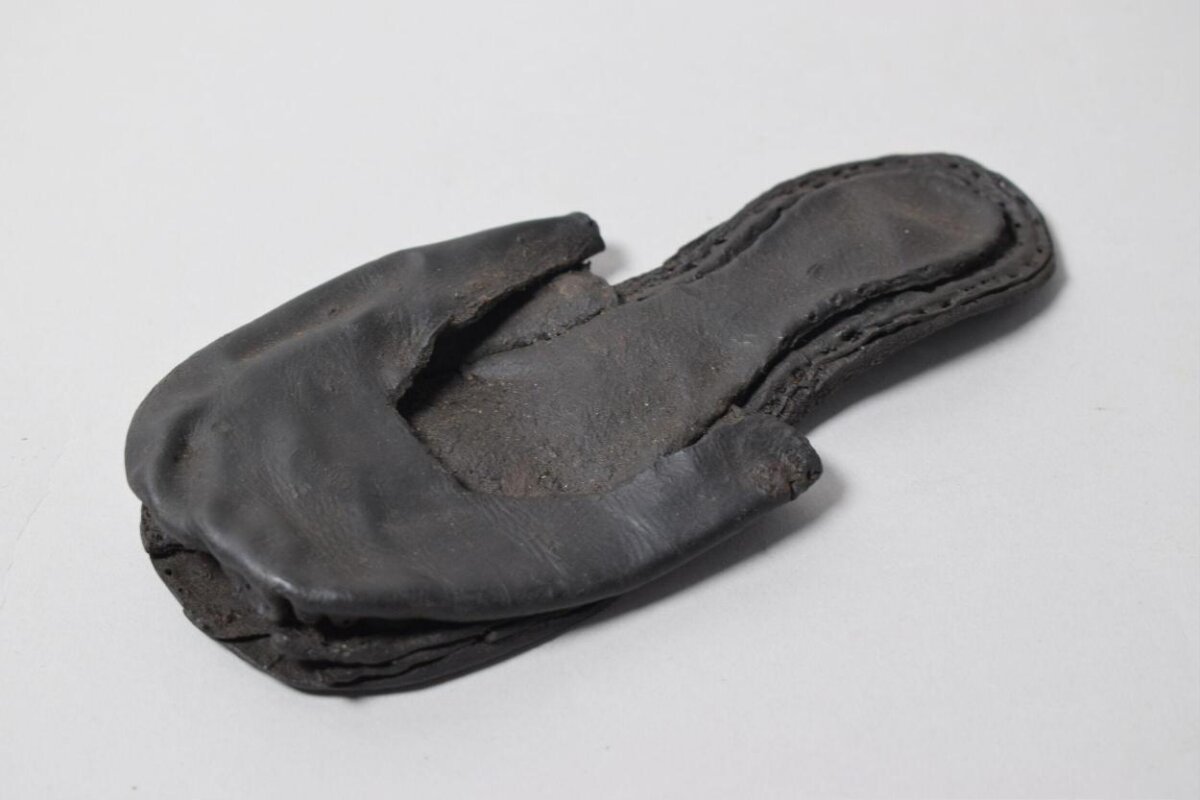 Ancient Black Leather Shoe Insole