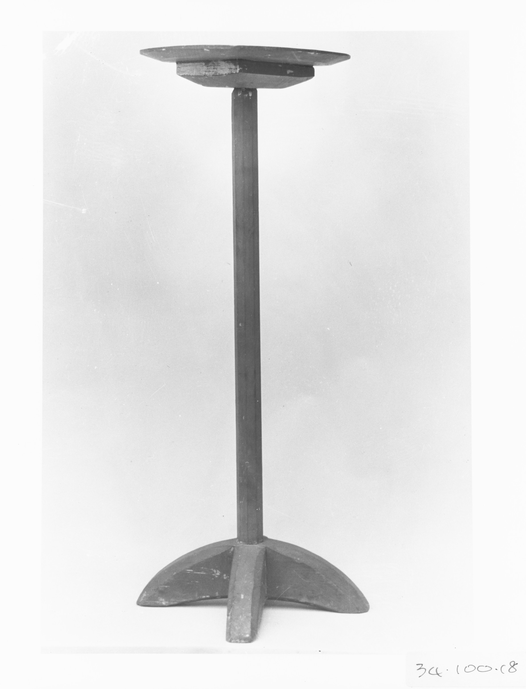 Wooden Tripod Pedestal Stand