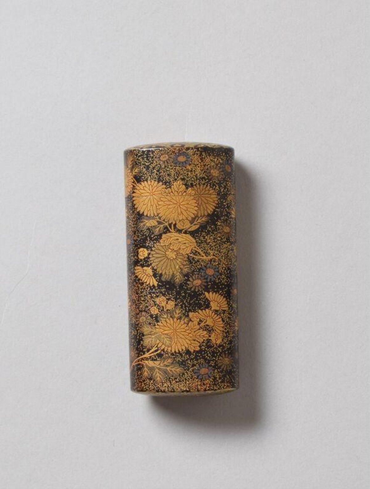Gilt Chrysanthemum Lacquer Cylindrical Container