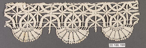 Antique Geometric Scalloped Lace Edging