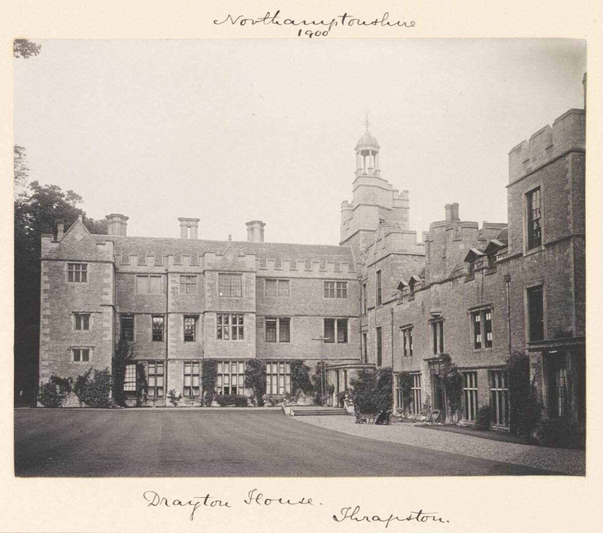 1900 Drayton House in Thrapston