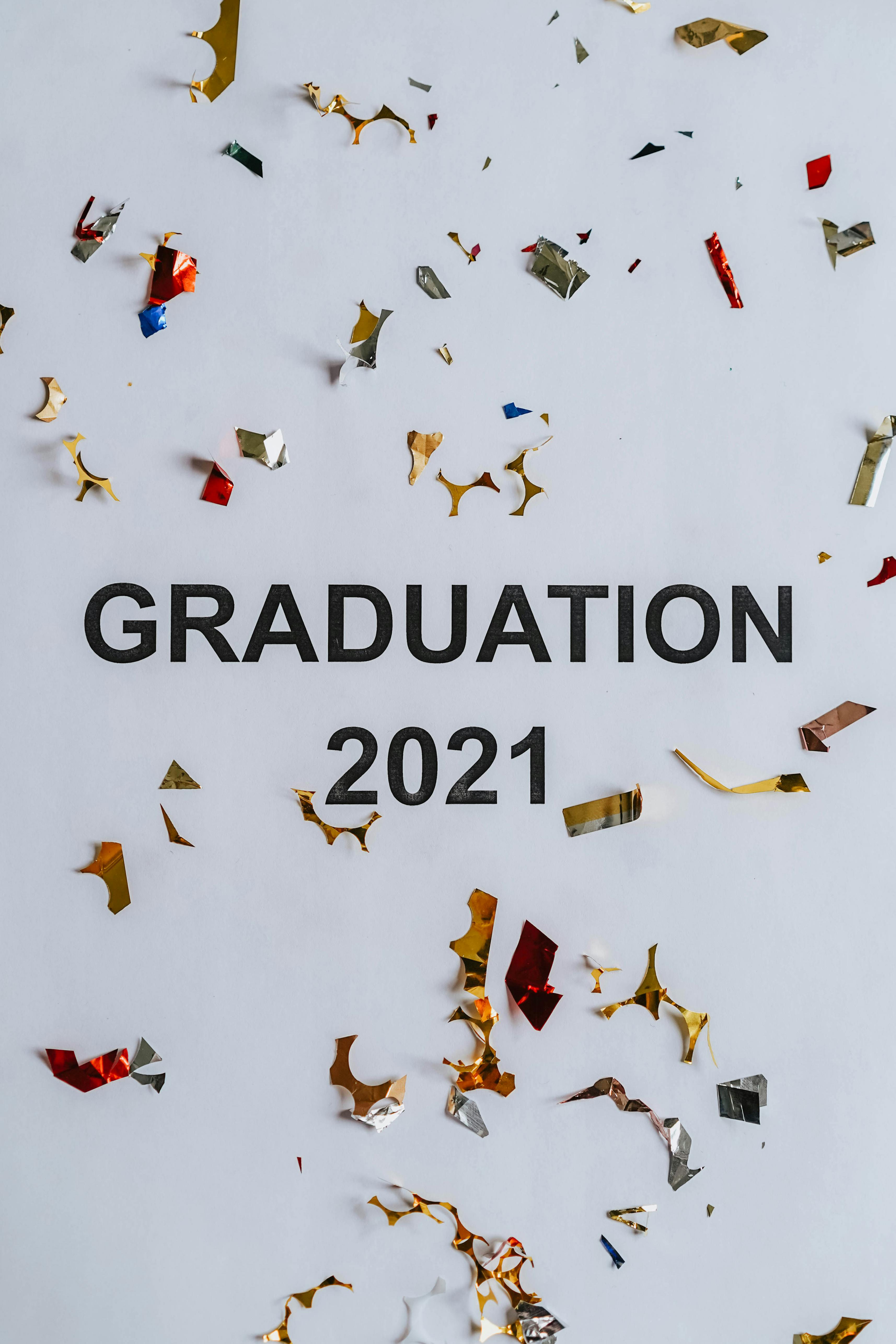 Graduation 2021 Confetti Background