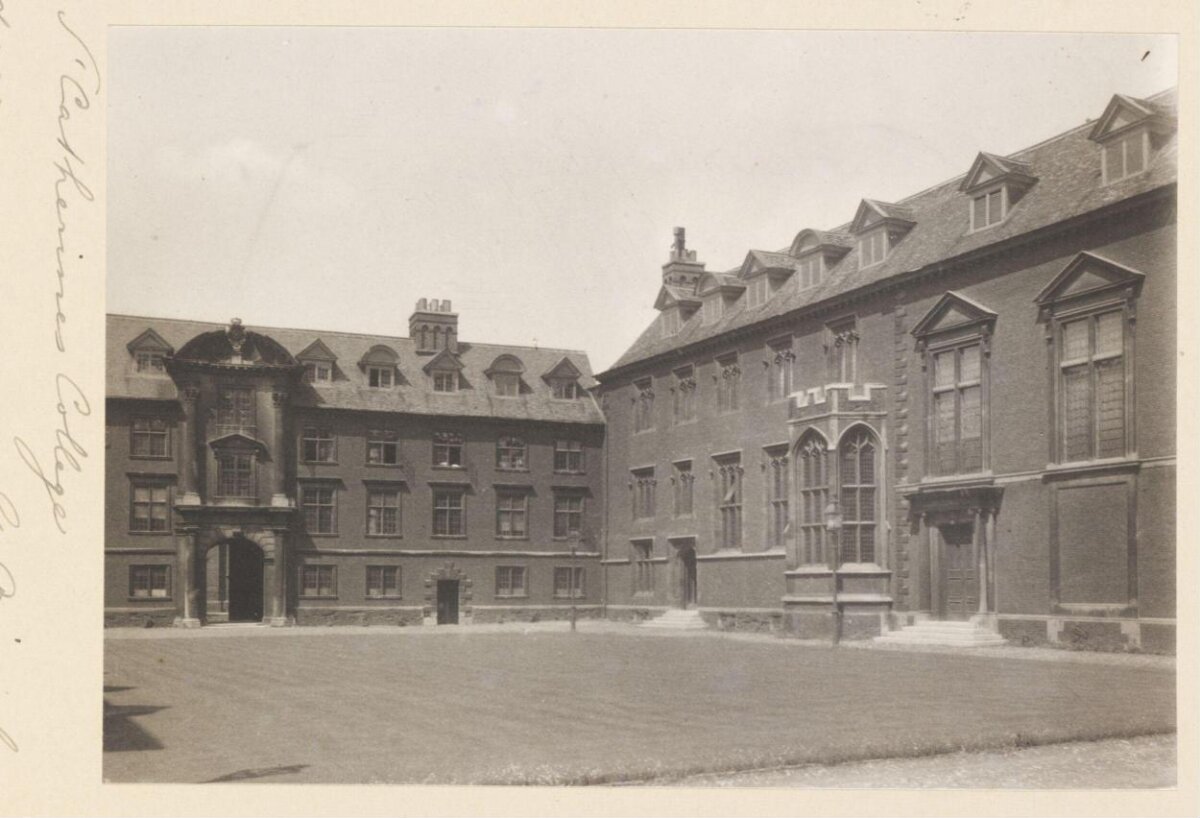 St Catharine's College Courtyard