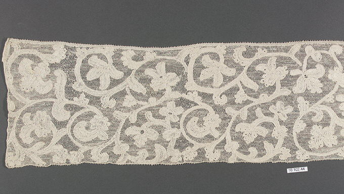 Vintage Floral Scroll Lace Border