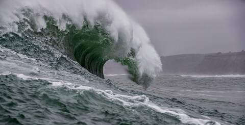 Breaking Giant Ocean Wave