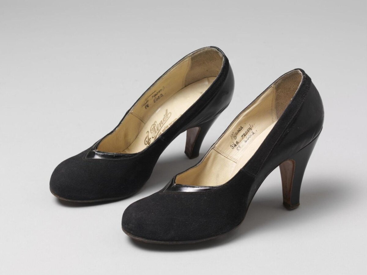 Vintage Black High Heeled Pumps