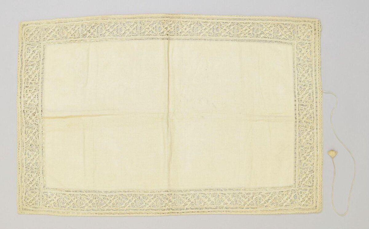 Vintage Lace Edged Linen Cloth