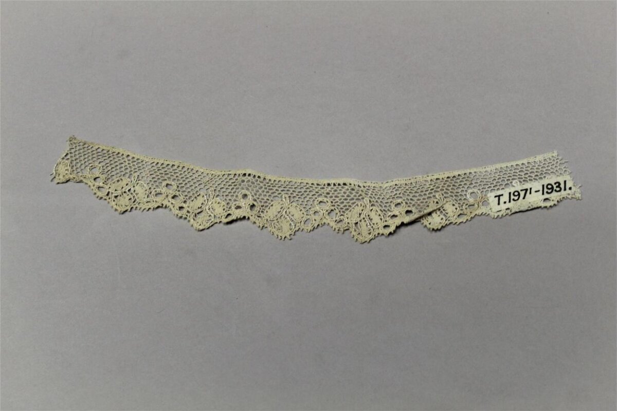 Antique Lace Edging Museum Sample
