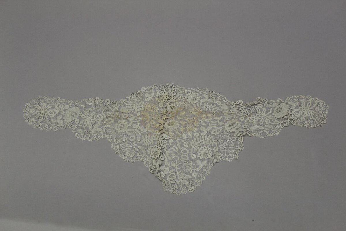 Antique Floral Lace Decorative Piece