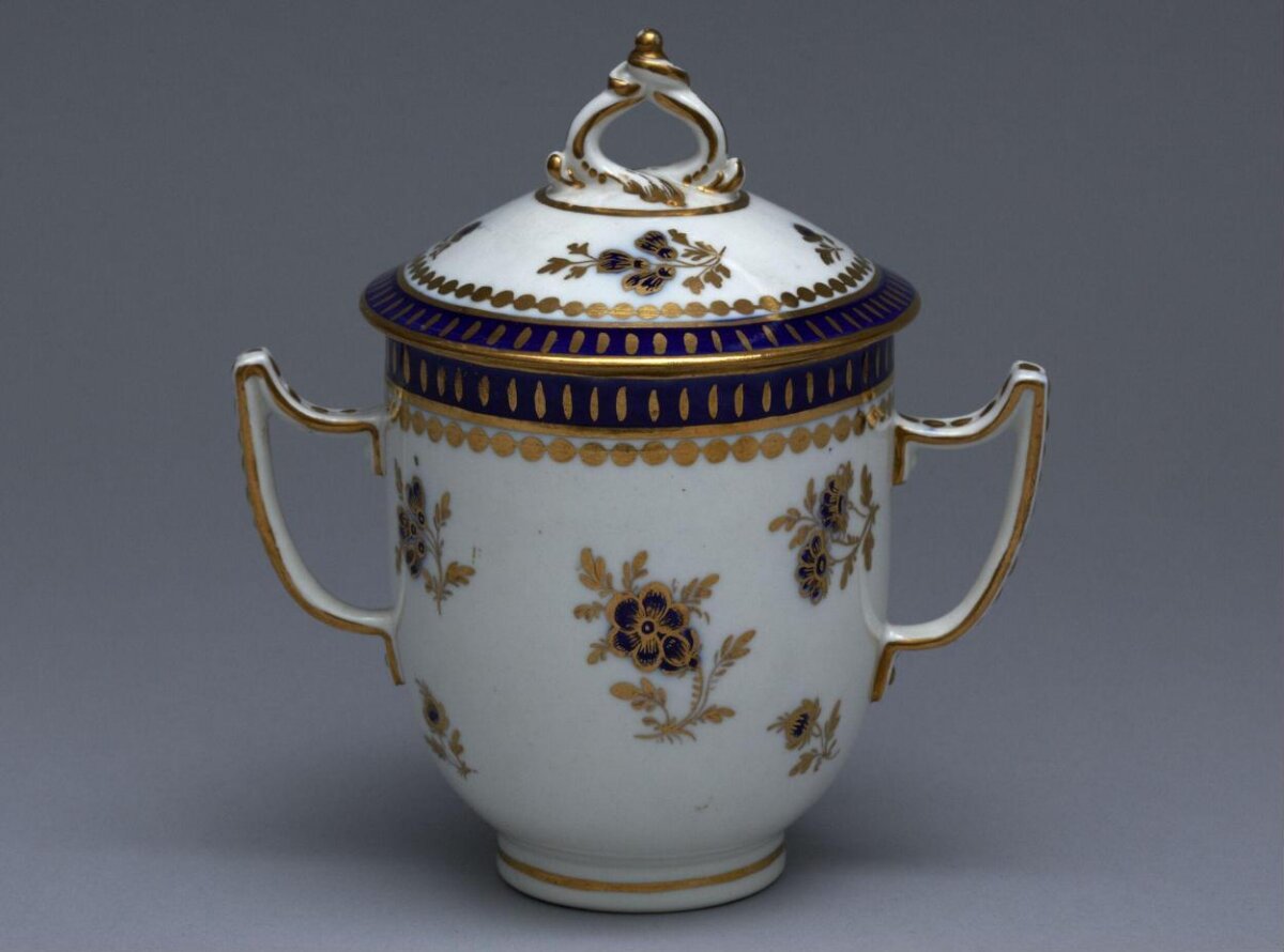 Blue and Gold Gilded Porcelain Covered Cup