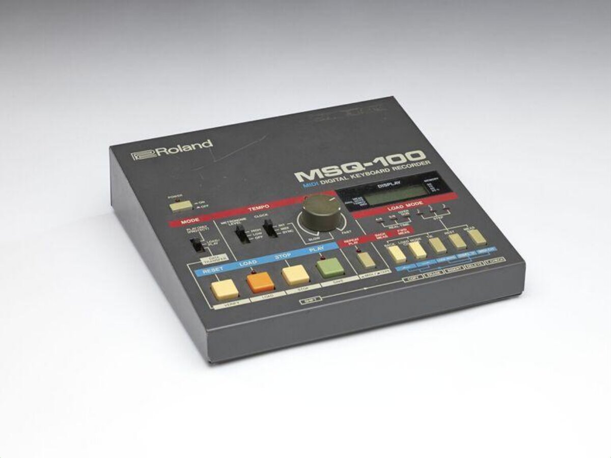 Roland MSQ-100 MIDI Keyboard Recorder — Technology