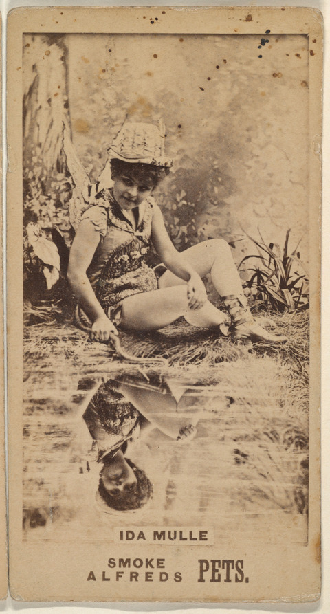 Vintage Cigarette Card of Ida Mulle