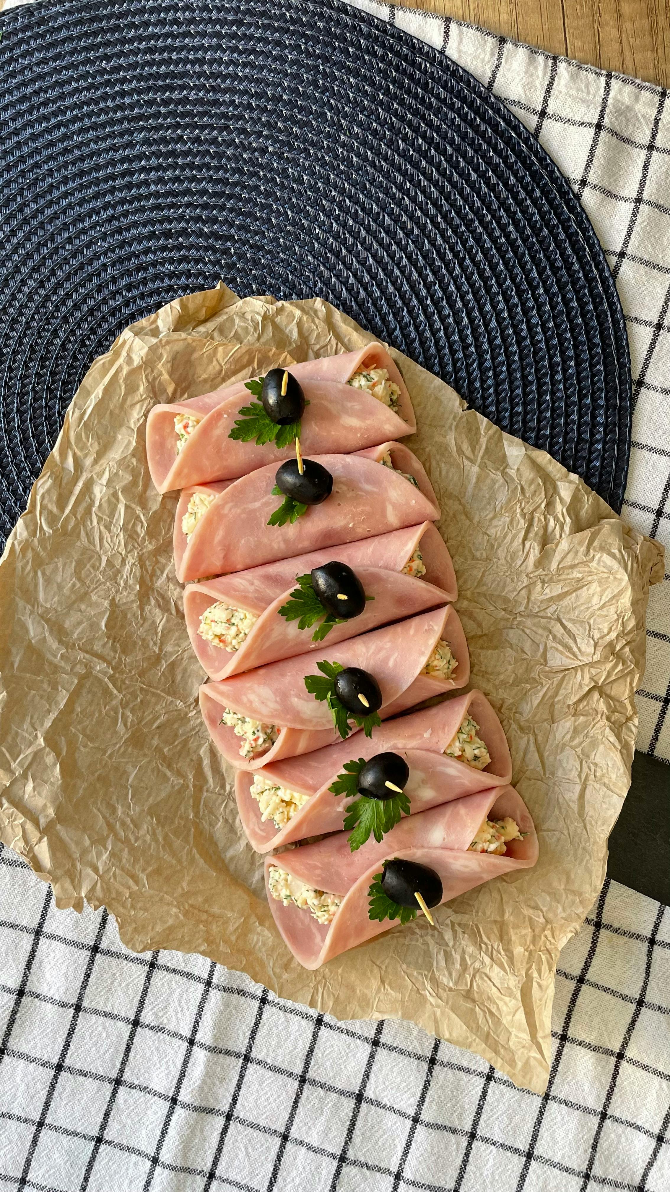 Stuffed Ham Roll Appetizers