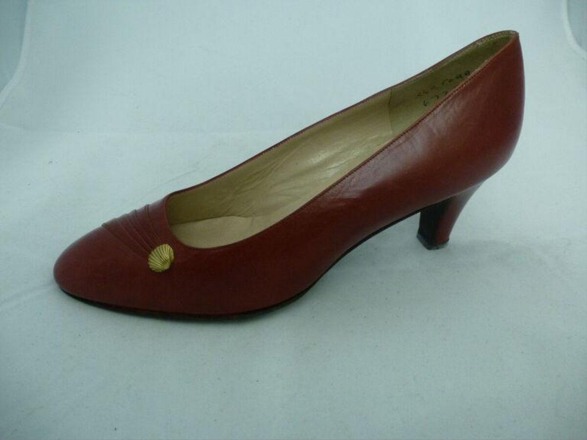 Vintage Brown Leather High Heel Pump