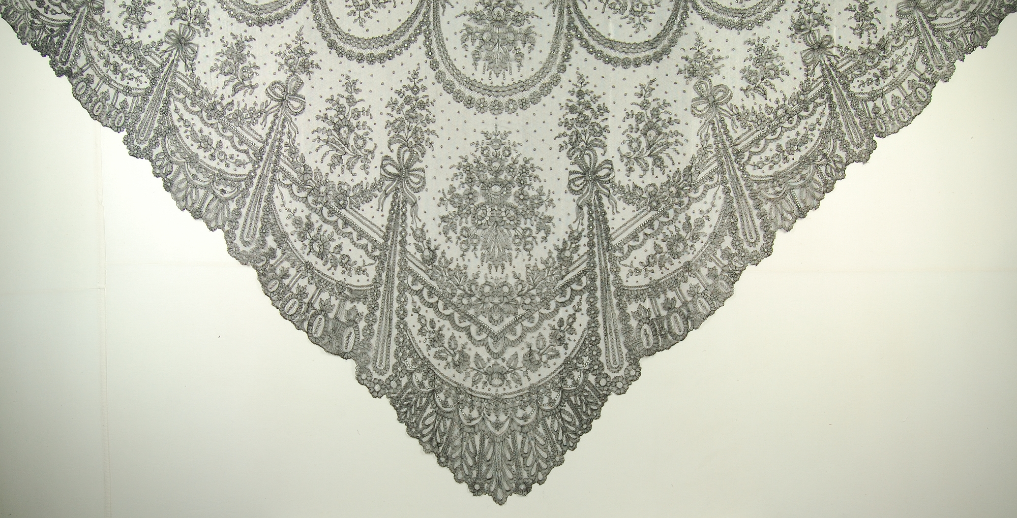 Vintage Triangular Lace Shawl